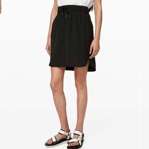 Lululemon On the Fly skirt, Black, size 6